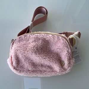 NWT Lululemon Everywhere Belt Bag Pink Sherpa